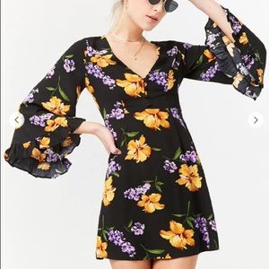 Floral bell sleeved dress